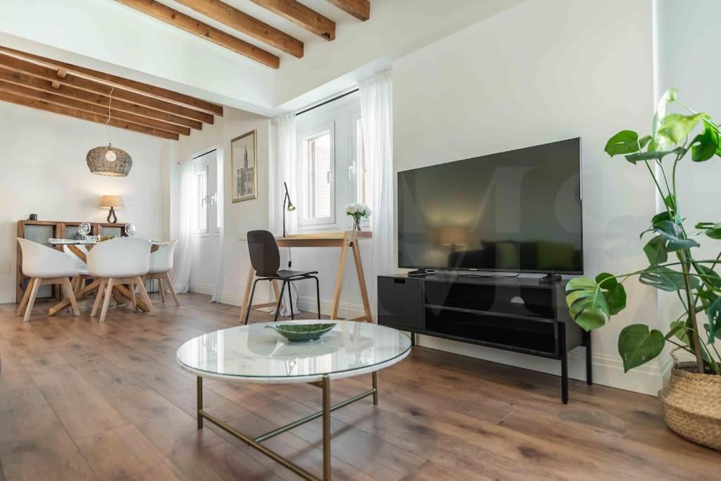 Modern Apartment Next To The Cervantes Theatre By Rems Málaga Exterior foto
